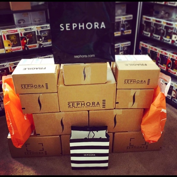 Meet your Posher, Alyssa - Picture 1 of 1